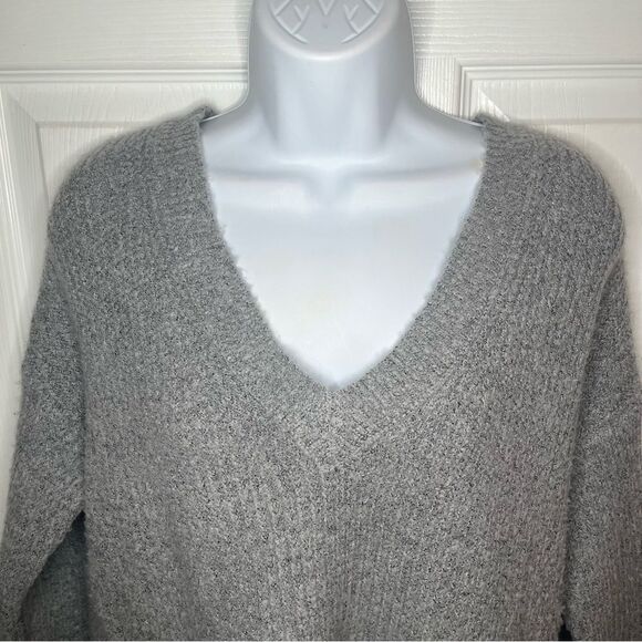 Forever 21 Chunky Knit V-Neck Gray Sweater Side Slits S - Picture 3 of 10